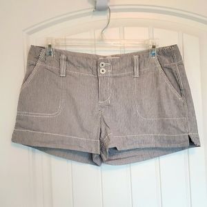 So brand pinstripe shorts. Size 9 juniors. White with navy pinstripes.
